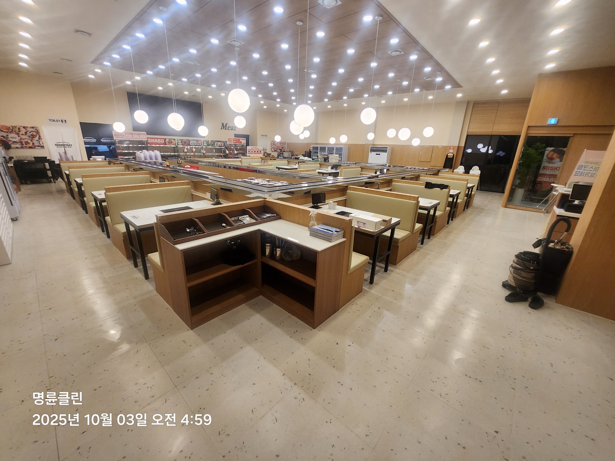 명륜클린 식당 홀 바닥 관리 현장사진