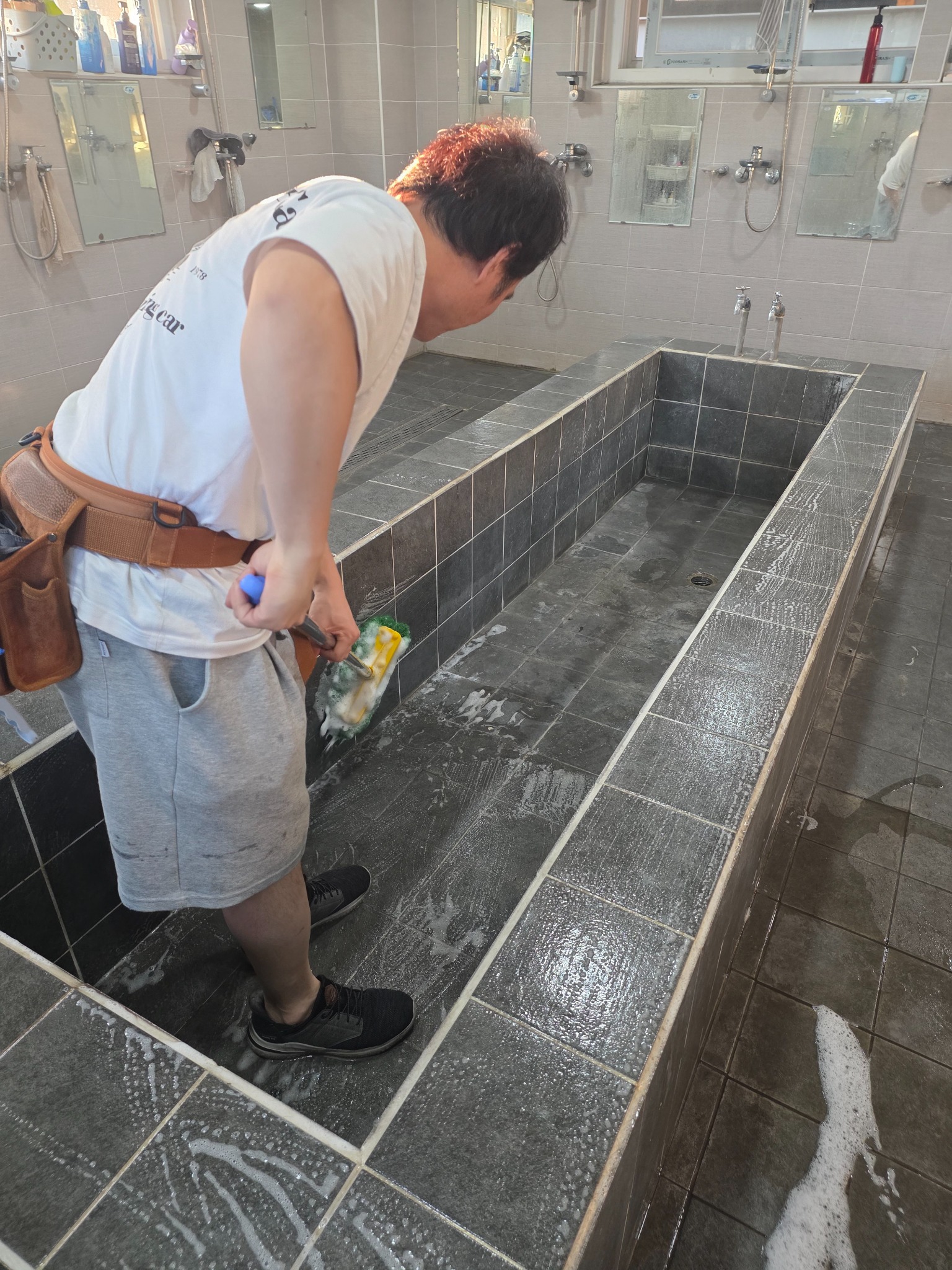 창원 진해구 자은동 계단 및 바닥 오염 제거 정기청소 명륜클린